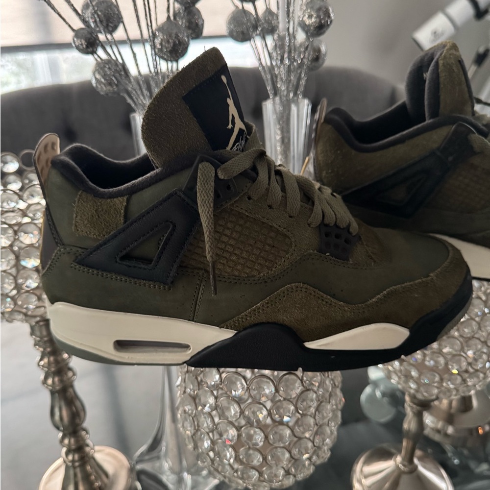 Green Jordan Retro 4’s, Sz 8.5